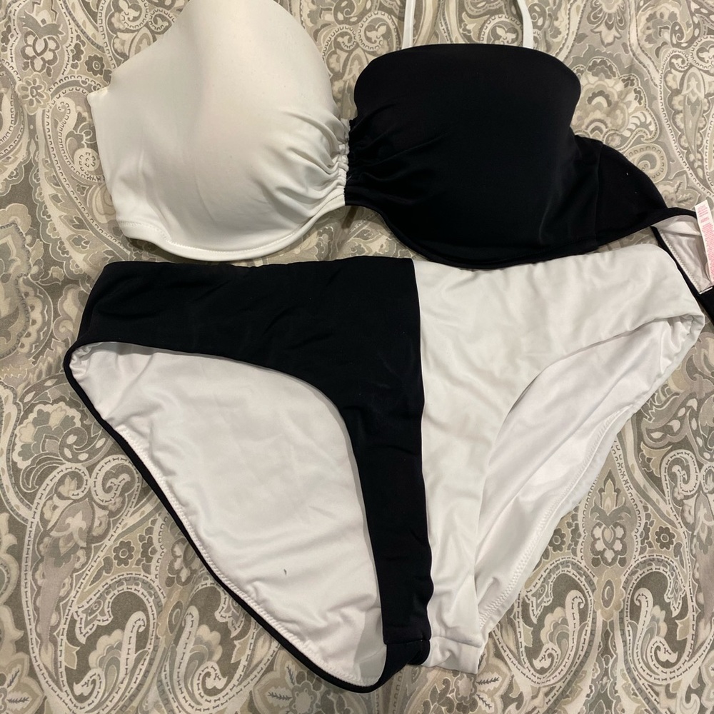 Adorable black and white VS swimsuit